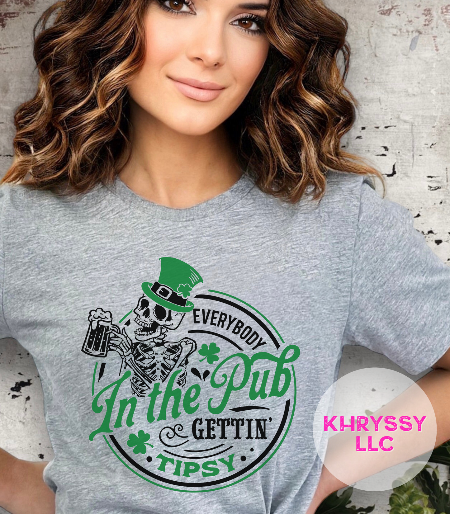 St. Patrick's Day - Everybody in the Pub Getting Tipsy Shirt